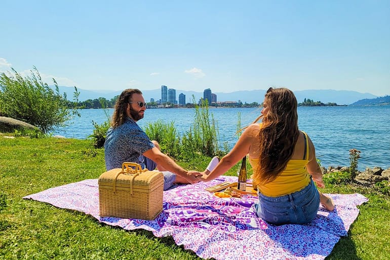 Looking for a romantic idea for date night in Kelowna? Kelowna is a top romantic destination with many Okanagan wineries, outdoor adventures, and Kelowna beaches to explore. Pack a picnic at a beach in Kelowna and enjoy this romantic city.
