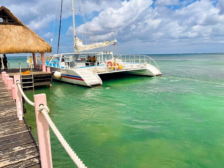 luxurious catamaran cruise in the Caribbean Sea in Mexico