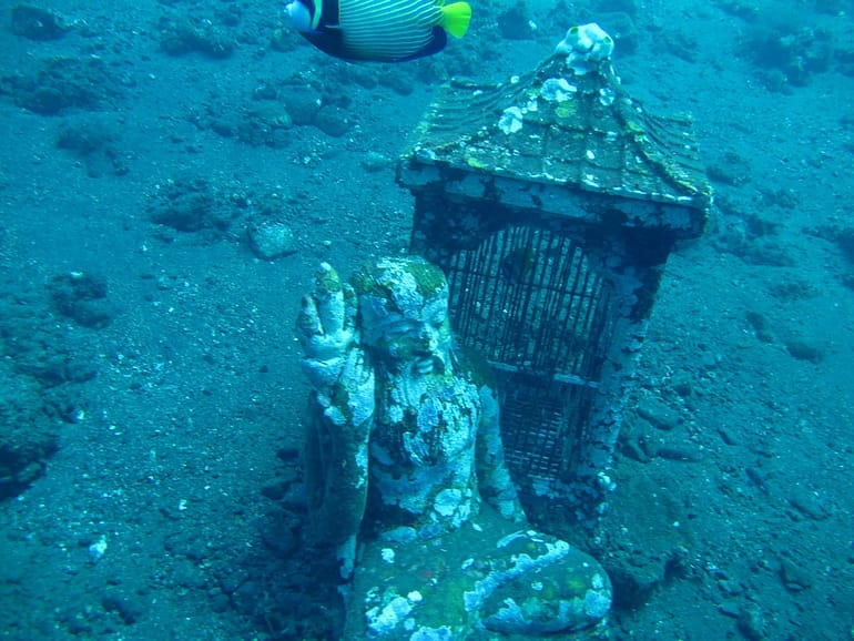 underwater sculpture, scuba diving
